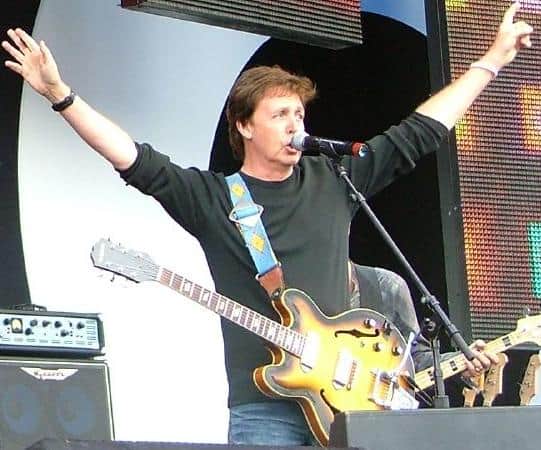 Paul_McCartney_&_Bono_Live8