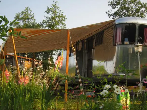French Glamping Goes Retro