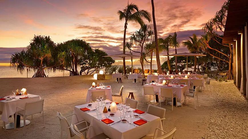 BRANDO_Restaurant-BeachDining-Sunset-1-870x490