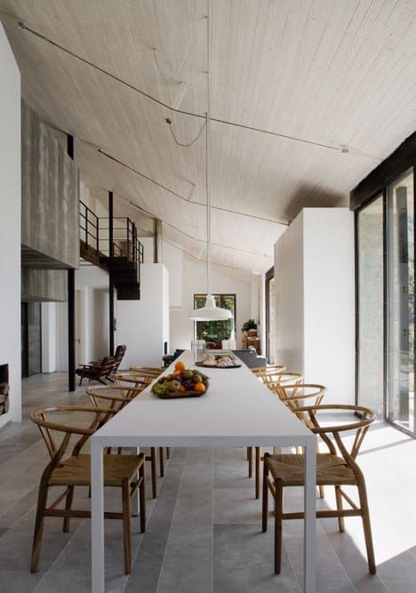 dezeen_Off-Grid-Home-in-Extremadura-by-Abaton_5