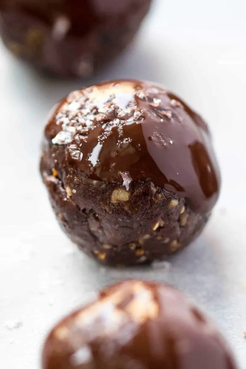 chocolate vegan bliss balls 