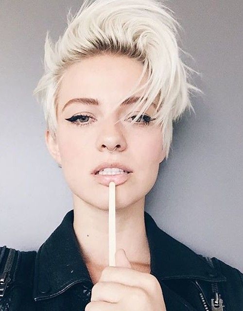 7 Chic Short Hairstyles For The New Year Eluxe Magazine