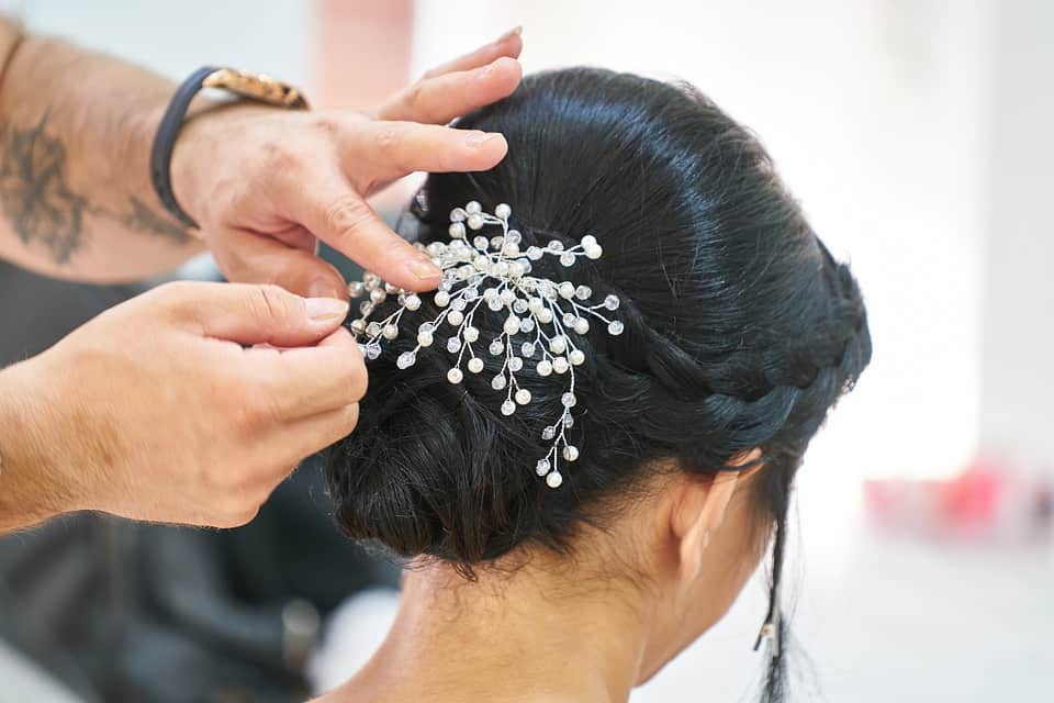10 Wedding Hairstyle Ideas For Long Hair - Eluxe Magazine