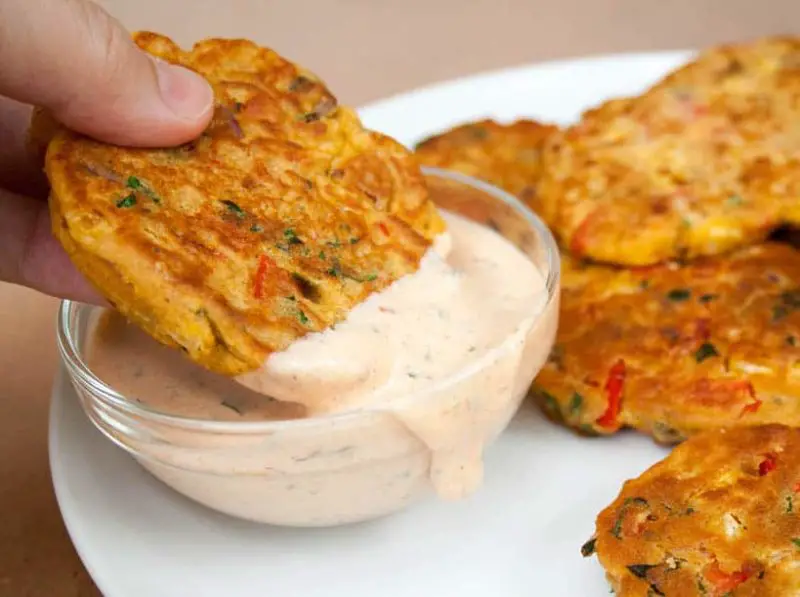 vegetable fritters with dip