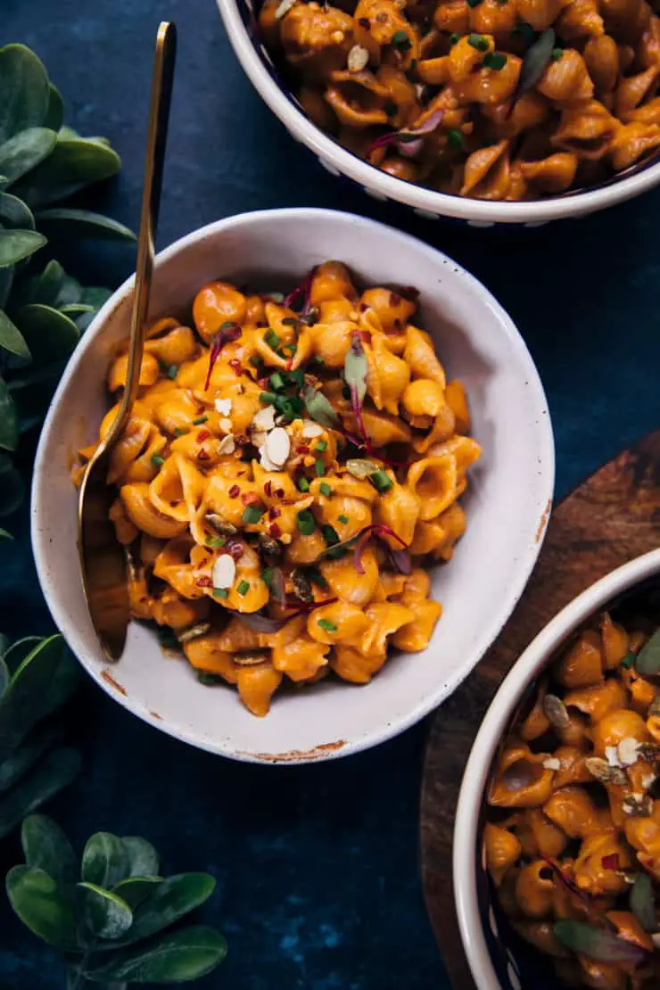 spicy vegan mac and cheese