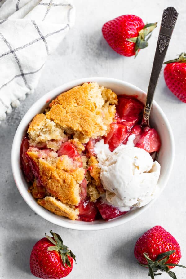 paleo Strawberry Cobbler