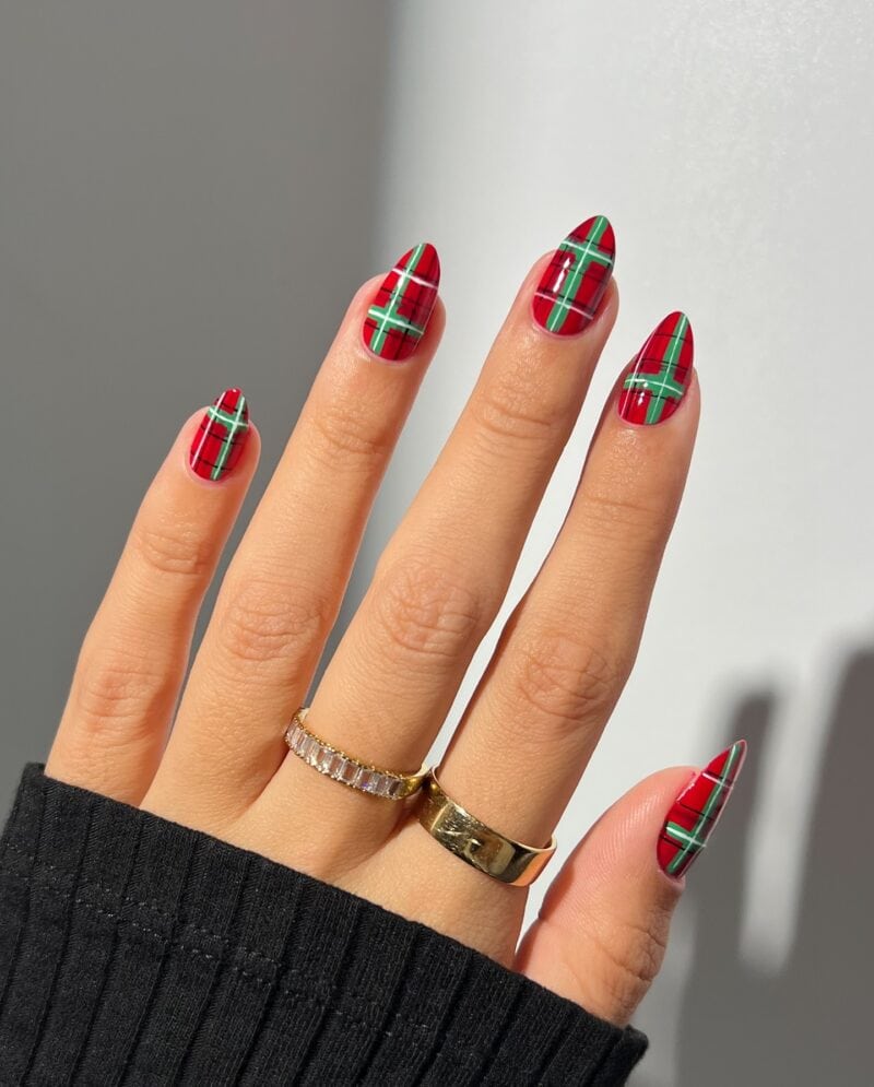 Nail Looks For The Holidays