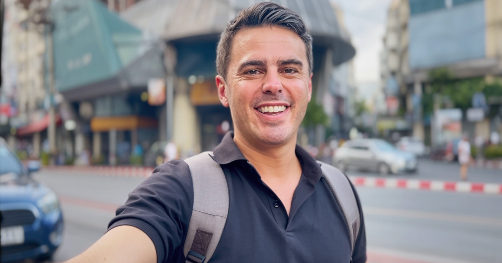 People who travel solo but never feel lonely usually display these 7 behaviors